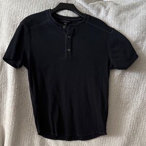 Marc Anthony Black Short Sleeve Henley Shirt Small